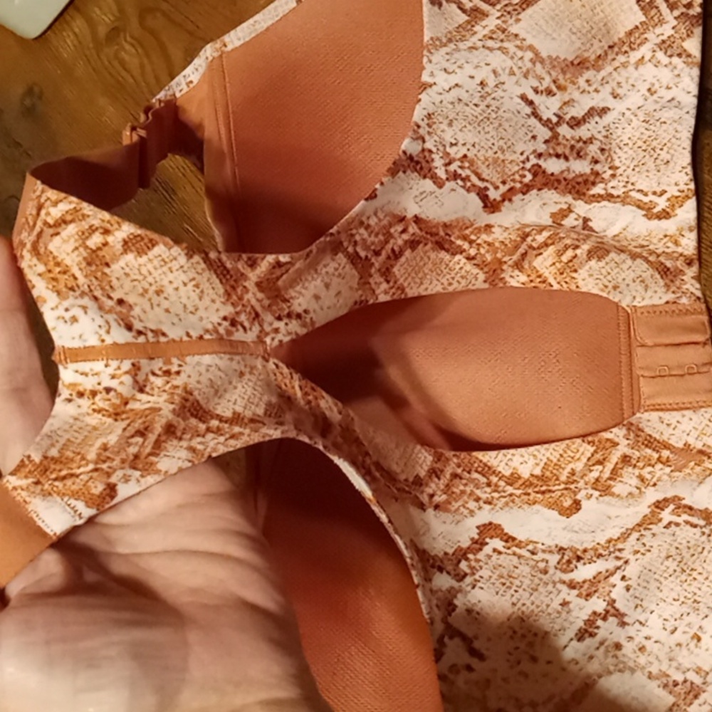 NWOT Victoria's Secret 36DD On Point Terra Cotta Wirefree Racerback Sports Bra - Picture 8 of 12